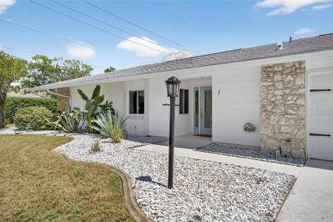 House in Palm Coast, Florida 4 bedrooms, 169.08 sq.m. № 1903218 - photo 8