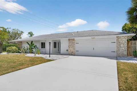 House in Palm Coast, Florida 4 bedrooms, 169.08 sq.m. № 1903218 - photo 2
