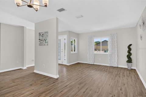 House in Palm Coast, Florida 4 bedrooms, 169.08 sq.m. № 1903218 - photo 11