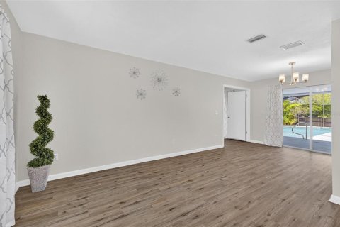 House in Palm Coast, Florida 4 bedrooms, 169.08 sq.m. № 1903218 - photo 15