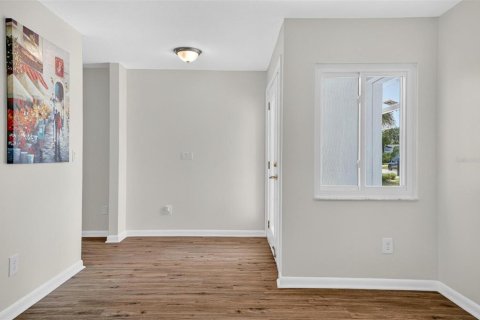 House in Palm Coast, Florida 4 bedrooms, 169.08 sq.m. № 1903218 - photo 13