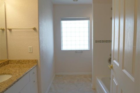 Villa ou maison à louer à Clearwater, Floride: 3 chambres, 157.75 m2 № 1823293 - photo 5