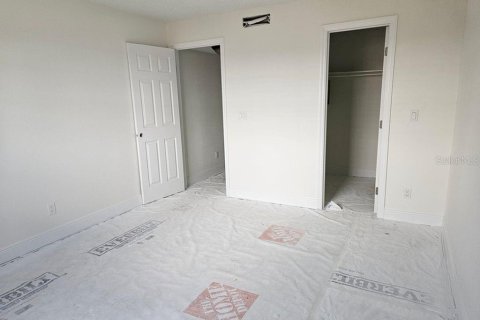 Condo in Largo, Florida, 1 bedroom  № 2112673 - photo 7