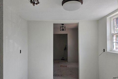 Condo in Largo, Florida, 1 bedroom  № 2112673 - photo 6