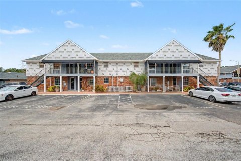 Condo in Largo, Florida, 1 bedroom  № 2112673 - photo 2