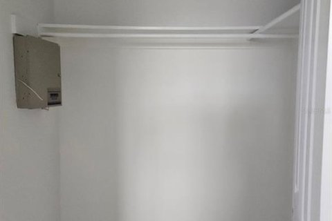 Condo in Largo, Florida, 1 bedroom  № 2112673 - photo 9