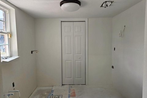 Condo in Largo, Florida, 1 bedroom  № 2112673 - photo 5