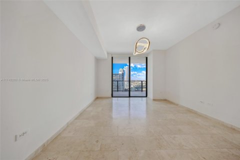 Condo in Miami, Florida, 2 bedrooms  № 1863851 - photo 25