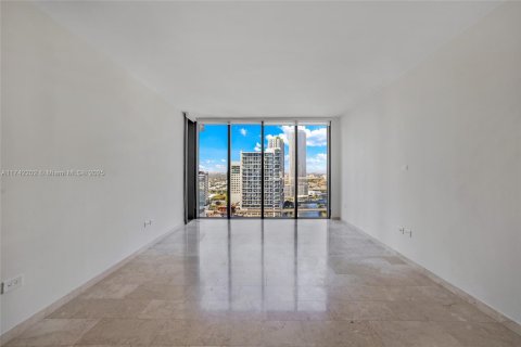 Condo in Miami, Florida, 2 bedrooms  № 1863851 - photo 15