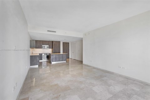 Condo in Miami, Florida, 2 bedrooms  № 1863851 - photo 17