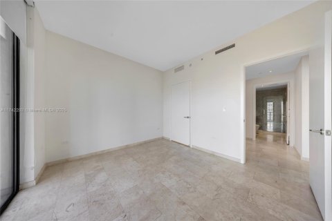 Condo in Miami, Florida, 2 bedrooms  № 1863851 - photo 23