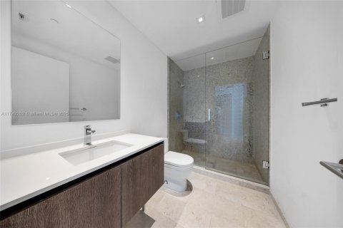 Condo in Miami, Florida, 2 bedrooms  № 1863851 - photo 24