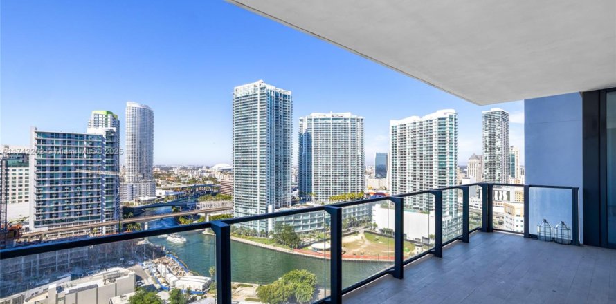 Condo in Miami, Florida, 2 bedrooms  № 1863851