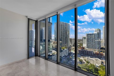 Condo in Miami, Florida, 2 bedrooms  № 1863851 - photo 5