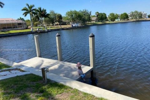 House in Punta Gorda, Florida 3 bedrooms, 334.26 sq.m. № 2069237 - photo 8