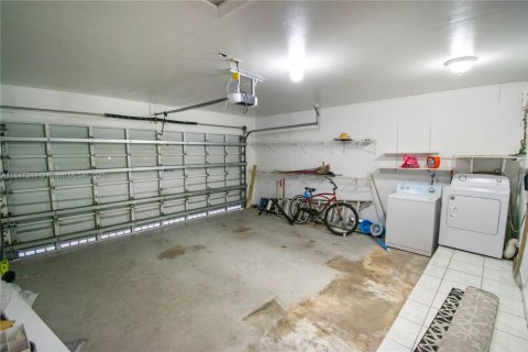 Villa ou maison à vendre à Miami, Floride: 4 chambres, 171.78 m2 № 1846323 - photo 11