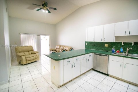 Villa ou maison à vendre à Miami, Floride: 4 chambres, 171.78 m2 № 1846323 - photo 20