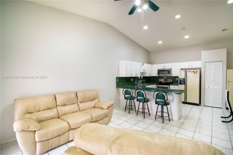 Villa ou maison à vendre à Miami, Floride: 4 chambres, 171.78 m2 № 1846323 - photo 26