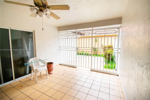 Villa ou maison à vendre à Miami, Floride: 4 chambres, 171.78 m2 № 1846323 - photo 9