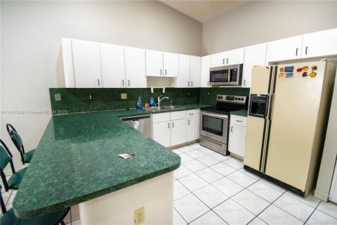 Villa ou maison à vendre à Miami, Floride: 4 chambres, 171.78 m2 № 1846323 - photo 19