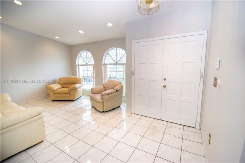 Villa ou maison à vendre à Miami, Floride: 4 chambres, 171.78 m2 № 1846323 - photo 13