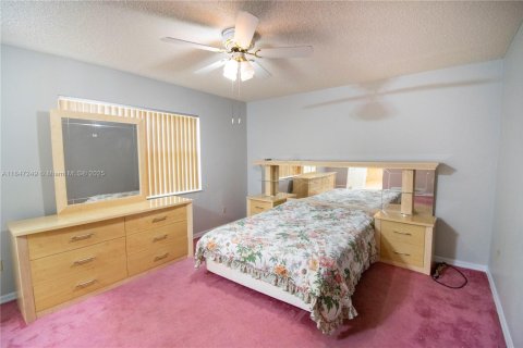 Villa ou maison à vendre à Miami, Floride: 4 chambres, 171.78 m2 № 1846323 - photo 30