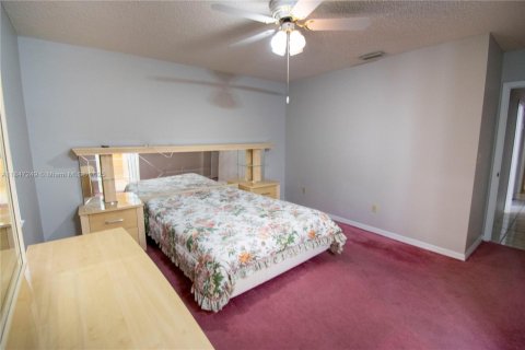 Villa ou maison à vendre à Miami, Floride: 4 chambres, 171.78 m2 № 1846323 - photo 29