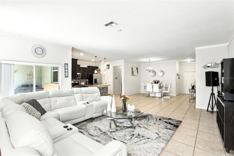 Touwnhouse à vendre à Orlando, Floride: 4 chambres, 208.57 m2 № 1907138 - photo 10