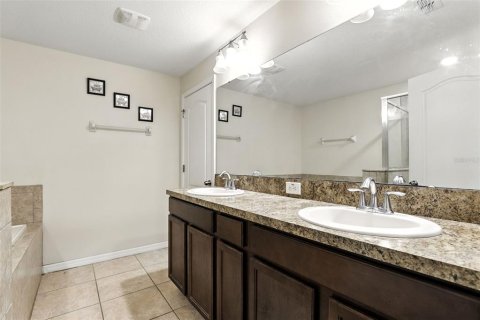 Touwnhouse à vendre à Orlando, Floride: 4 chambres, 208.57 m2 № 1907138 - photo 20