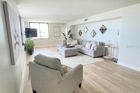 Condo in Clearwater, Florida, 2 bedrooms  № 1911123 - photo 12