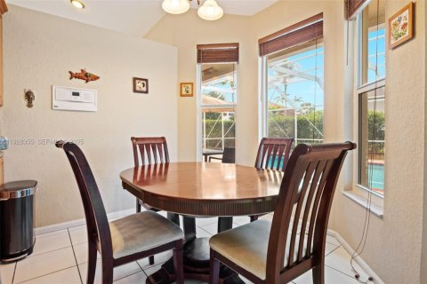 Villa ou maison à vendre à Pembroke Pines, Floride: 4 chambres, 232.91 m2 № 1987158 - photo 15