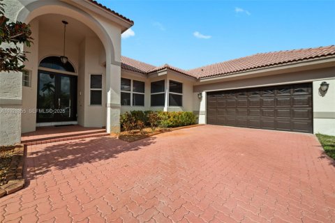 Villa ou maison à Pembroke Pines, Floride 4 chambres, 232.91 m2 № 1987158
