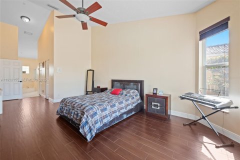 Villa ou maison à vendre à Pembroke Pines, Floride: 4 chambres, 232.91 m2 № 1987158 - photo 17