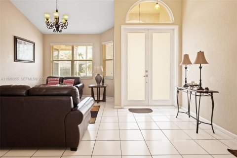 Villa ou maison à vendre à Pembroke Pines, Floride: 4 chambres, 232.91 m2 № 1987158 - photo 3