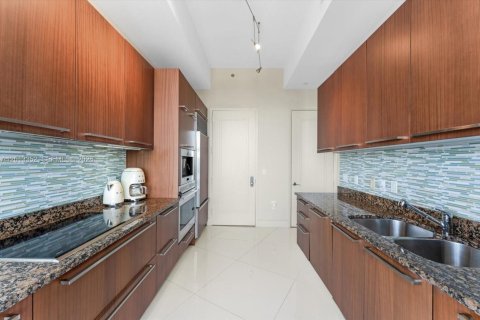 Купить кондоминиум в Санни-Айлс-Бич, Флорида 2 спальни, 135.92м2, № 2179764 - фото 8