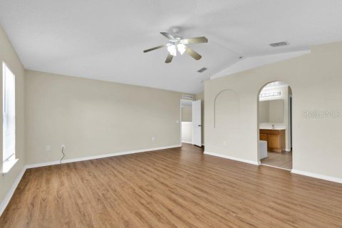 House in MAGNOLIA PARK in Clermont, Florida 4 bedrooms, 261.61 sq.m. № 1806649 - photo 2
