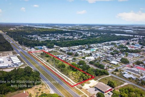 Land in Oak Hill, Florida № 2233980 - photo 3