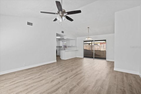 Villa ou maison à vendre à Oldsmar, Floride: 3 chambres, 117.52 m2 № 1843505 - photo 7