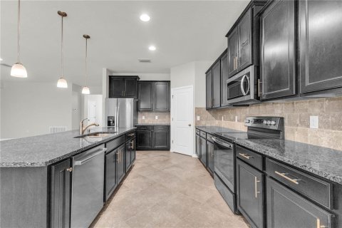 Villa ou maison à louer à Bradenton, Floride: 4 chambres, 234.86 m2 № 1826687 - photo 11