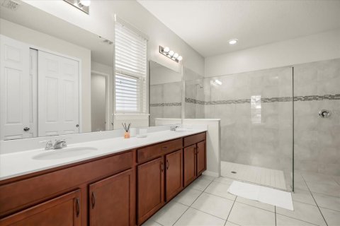 Casa en venta en Kissimmee, Florida, 6 dormitorios, 277.5 m2 № 2383863 - foto 24
