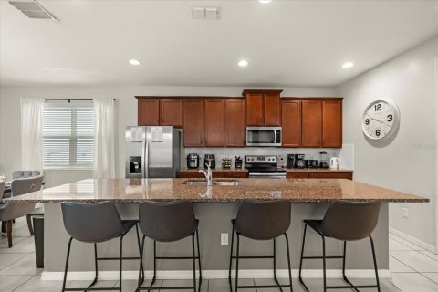 Casa en venta en Kissimmee, Florida, 6 dormitorios, 277.5 m2 № 2383863 - foto 16