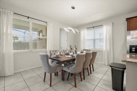 Casa en venta en Kissimmee, Florida, 6 dormitorios, 277.5 m2 № 2383863 - foto 10