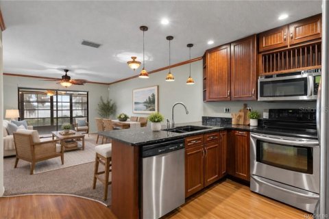 Townhouse in Inverness, Florida 2 bedrooms, 121.89 sq.m. № 2378929 - photo 18