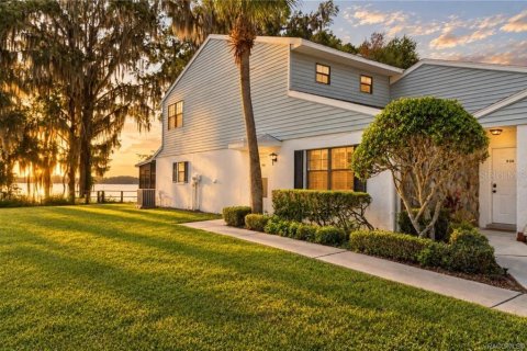 Townhouse in Inverness, Florida 2 bedrooms, 121.89 sq.m. № 2378929 - photo 2