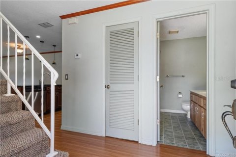 Townhouse in Inverness, Florida 2 bedrooms, 121.89 sq.m. № 2378929 - photo 6