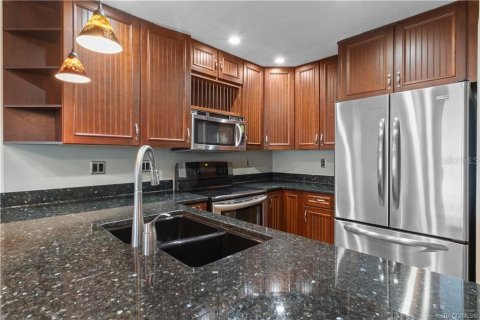 Townhouse in Inverness, Florida 2 bedrooms, 121.89 sq.m. № 2378929 - photo 17