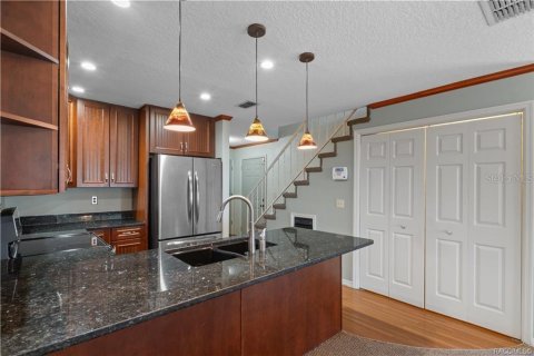 Townhouse in Inverness, Florida 2 bedrooms, 121.89 sq.m. № 2378929 - photo 14