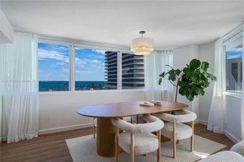 Condo in Miami Beach, Florida, 2 bedrooms  № 1978802 - photo 15