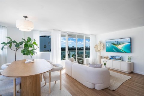 Condo in Miami Beach, Florida, 2 bedrooms  № 1978802 - photo 10