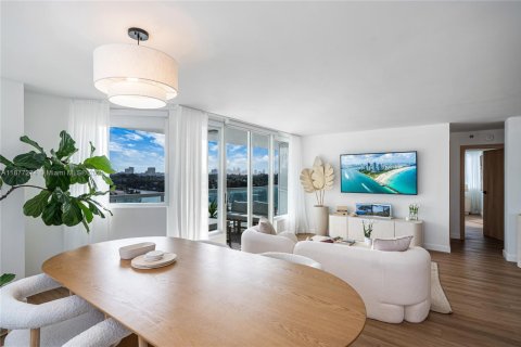 Condo in Miami Beach, Florida, 2 bedrooms  № 1978802 - photo 9